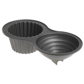 Show details of Wilton Giant Cupcake Pan.